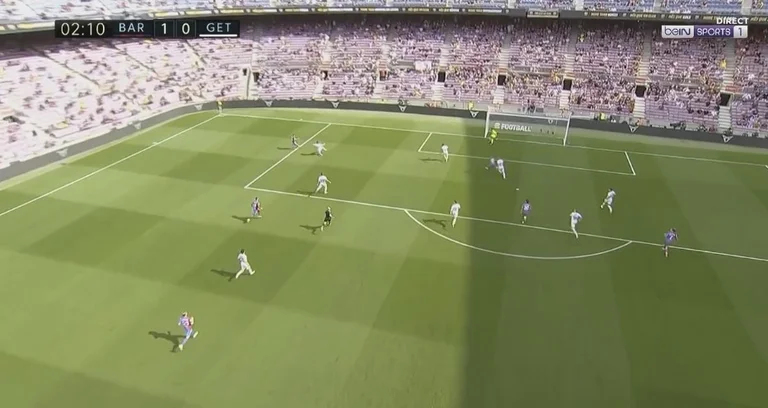 Barcelone flippe Getafen après seulement deux minutes de jeu, la superaction se termine avec un but de Roberto