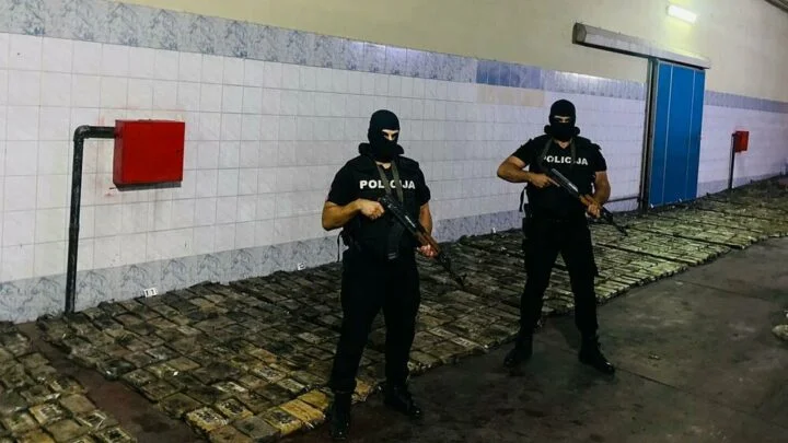 Más de 1 toneladas de cocaína incautadas en Montenegro en un contenedor de banano
