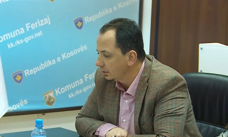 VVA militants attack and humiliate their MP, who called for Arben Year's resignation