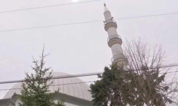 L'assassinio del 18enne Ferizaj nelle moschee del Kosovo è oggi legalizzato per combattere la violenza contro le donne