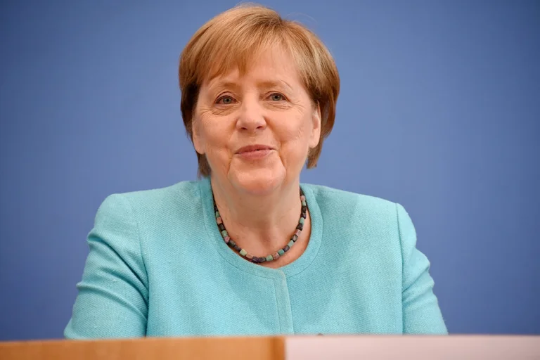 Juste avant la retraite : Merkel bat tous les autres leaders populaires du monde
