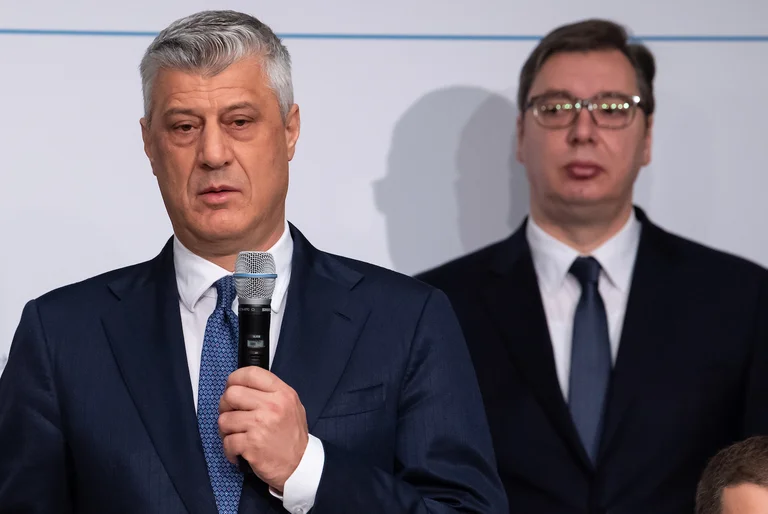 Milaim Zeka: Thaci a pris la chaise pour attaquer Vuciq devant les internationaux