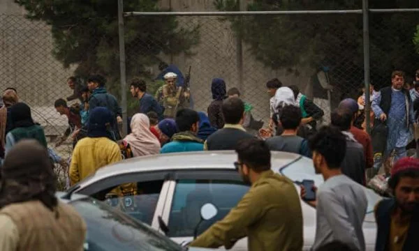 Nous aurions exécuté ici, mais le monde nous regarde”, les Afghans sont menacés par les talibans juste parce qu'ils portent un jean.