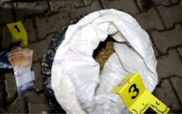 La polizia indaga sulla marijuana, la cocaina a Pristina