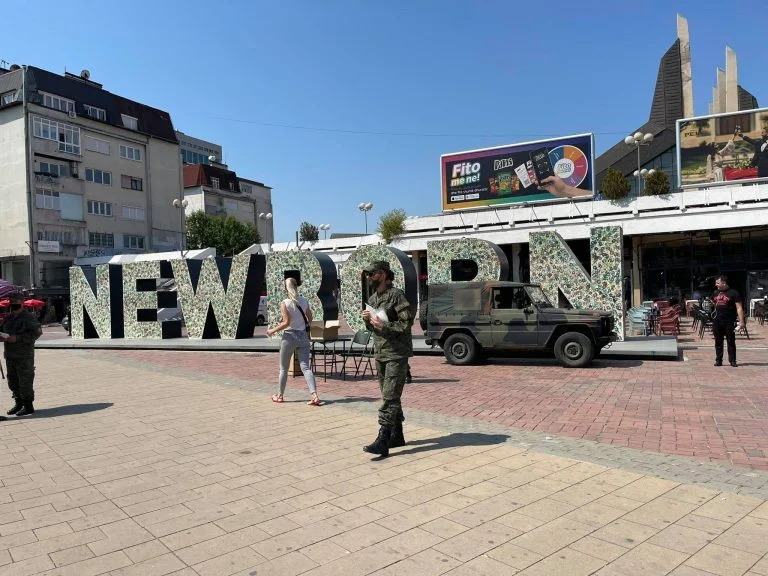 FSK-ja shpërndan maska në Prishtinë