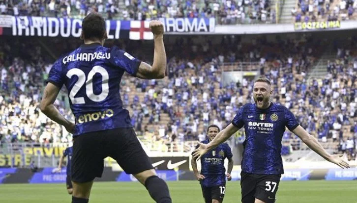 Interi e fillon me fitore, mposht bindshëm Genoan – Dzeko e Calhanoglu debutojnë me gola