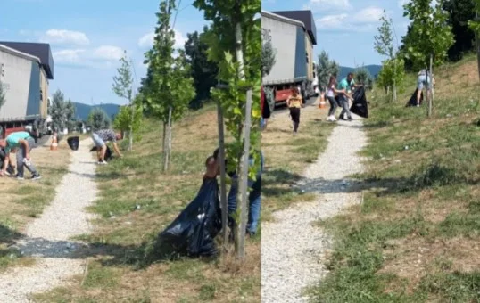Mërgimtarët pastrojnë ambientin derisa presin në Merdarë