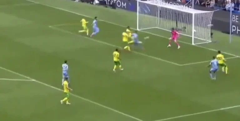 Manchester City e nis vrullshëm ndaj Norwich, në epërsi pas vetëm shtatë minutave