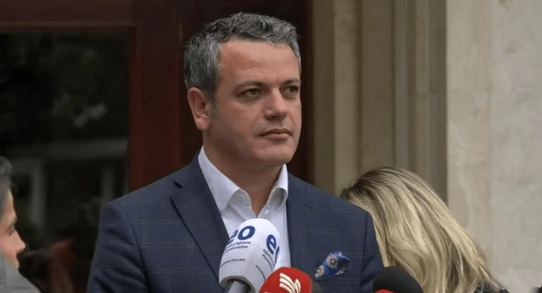 ‘Universiteti paralel’ në veri, Arben Gashi e pyet Kurtin: Kryeministër ku je?