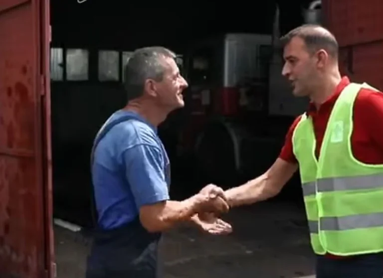 Daut Haradinaj zotohet për përkrahje të fortë ndaj punëtorëve të kompanisë ‘Pastrimi’: Pastrimi i kryeqytetit është obligim i përbashkët
