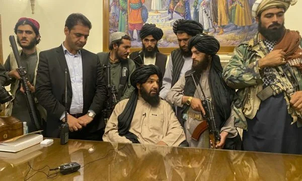 Udhëheqësia e talibanëve mblidhet për të diskutuar rreth qeverisë së ardhshme