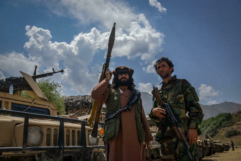Forcat anti-talebane rimarrin tre distrikte veriore në Afganistan