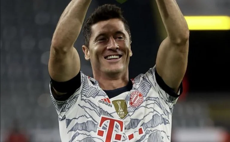 Guardiola pyetet për Lewandowskin, jep ‘përgjigje me dy teha’