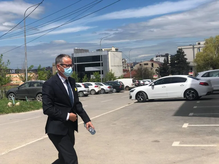 Situatë dramatike me Covid në Kosovë, Arben Vitia thotë se do ta fitojë Prishtinën