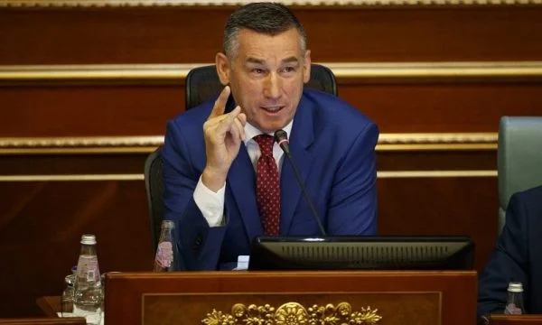 Deputetja e PDK-së e kujton deklaratën e Kadri Veselit për Kurtin: Ke me kthy Serbinë në Kosovë