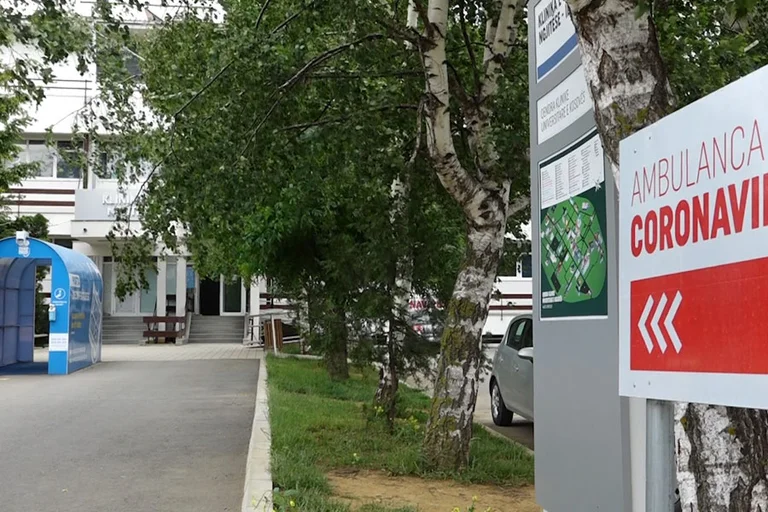 702 pacientë të shtrirë në klinikat COVID dhe spitalet e përgjithshme, 539 në oksigjeno-terapi