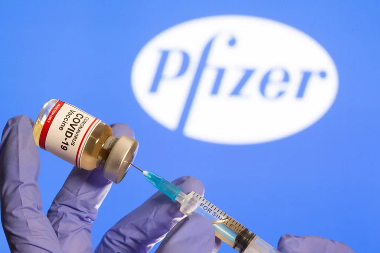 Vaksinat Pfizer shmangin pasojat e rënda të infektimit nga “Delta”