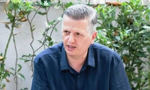 Për pak sa u mbyt, kompozitori Shpëtim Saraçi shpëtohet në plazh