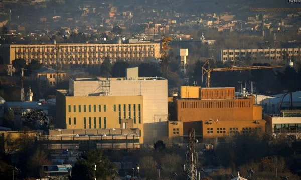 Ambasada e SHBA në Kabul: Nuk mund të sigurojmë kalim të sigurt në aeroport