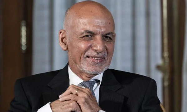Ambasada e Afganistanit në Taxhikistan kërkon arrestimin e Ashraf Ghanit për “vjedhje thesari”