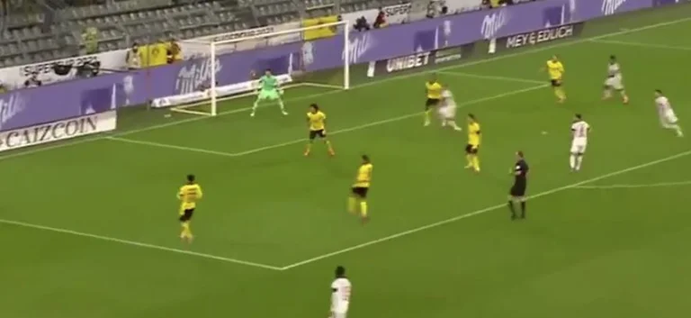 Kush tjetër? Lewandowski i jep epërsinë Bayernit në finalen ndaj Dortmund