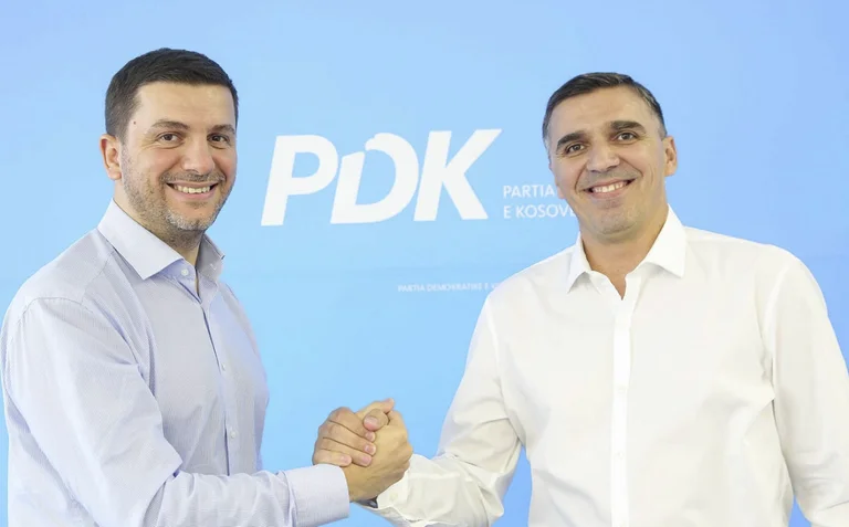 Krasniqi prezanton kandidatin e PDK-së për kryetar të Komunës së Fushë Kosovës
