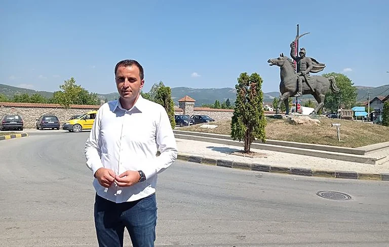 Stojanoviq del kundër Listës Serbe në Graçanicë