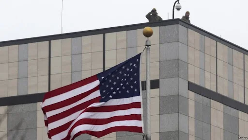 Ambasada amerikane në Prishtinë: Kosova i bashkohet thirrjeve për largimin e sigurt të afganëve