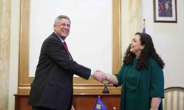 Presidentja Osmani konfirmon se Kosova i ka dhënë përgjigje pozitive kërkesës amerikane për strehimin e afganëve