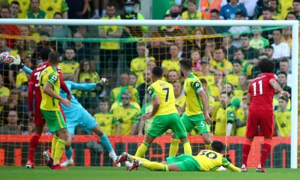 Liverpooli e nis me fitore bindëse sezonin e ri, e mposht Norwichin e Rashicës