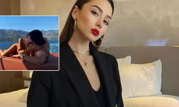 Le modèle populaire confirme qu'il est connecté, affiche des photos intimes de vacances.
