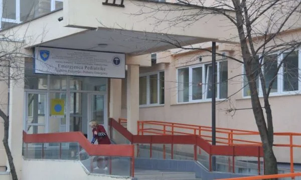 Covid-19 prek edhe fëmijët, pesë u hospitalizuan në Pediatri