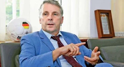 Ambasadori gjerman: Zbatimi i vendimit të Kushtetueses për Manastirin e Deçanit është vonuar shumë