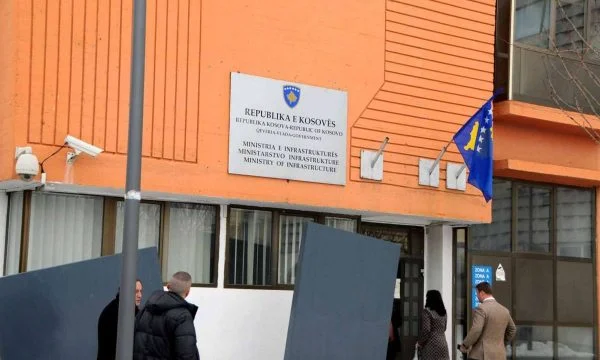 Konfirmohet aktakuza për korrupsion ndaj ish-sekretarit të Ministrisë së Infrastrukturës dhe tre zyrtarëve tjerë