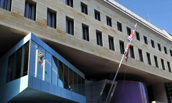 Spiuni i Rusisë në ambasadë, arrestohet britaniku në Gjermani