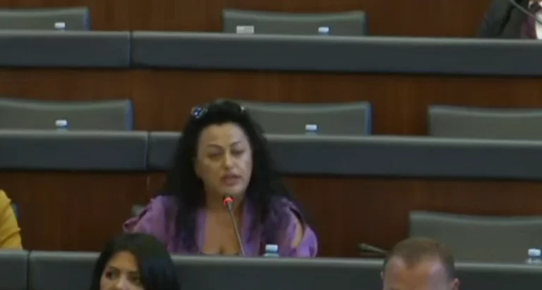 Deputetja e LDK’së reagon ashpër në Kuvend ndaj deputetëve të VV’së: Keni ndryshu për të keq