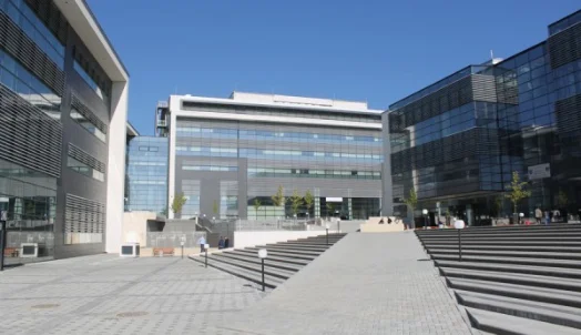 Mirëpritet miratimi i Strategjisë për sundim të ligjit, njohësit: Duhet zbatim