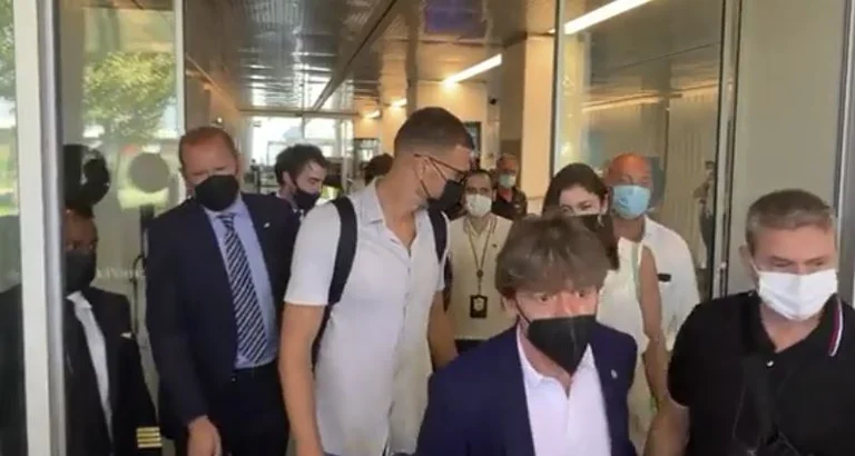 Dzeko zbarkon në Milano, pritet nënshkrimi me skuadrën e Inter