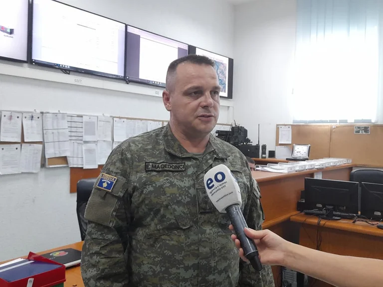 Kolonel Maqedonci tregon se si u realizua operacioni i trupave të FSK-së për t’i dalë në ndihmë Shqipërisë