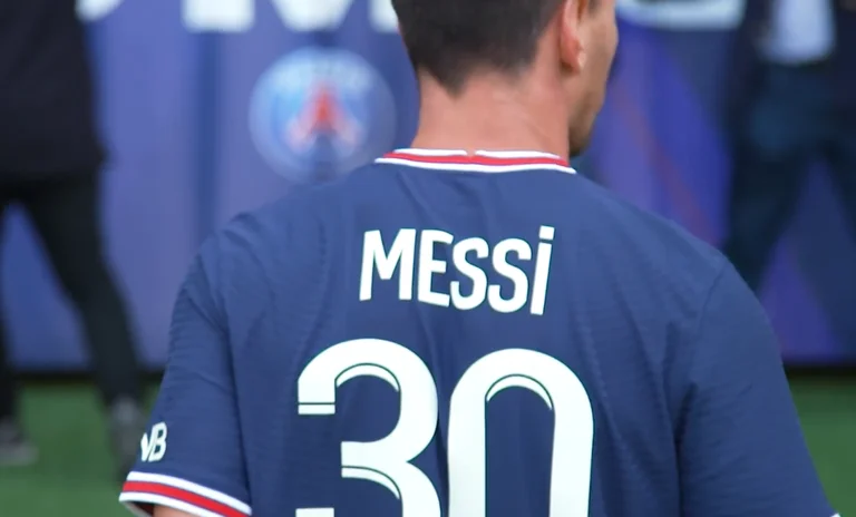Leo Messi flet sot para mediave në ora 11:00 për transferimin e tij në PSG