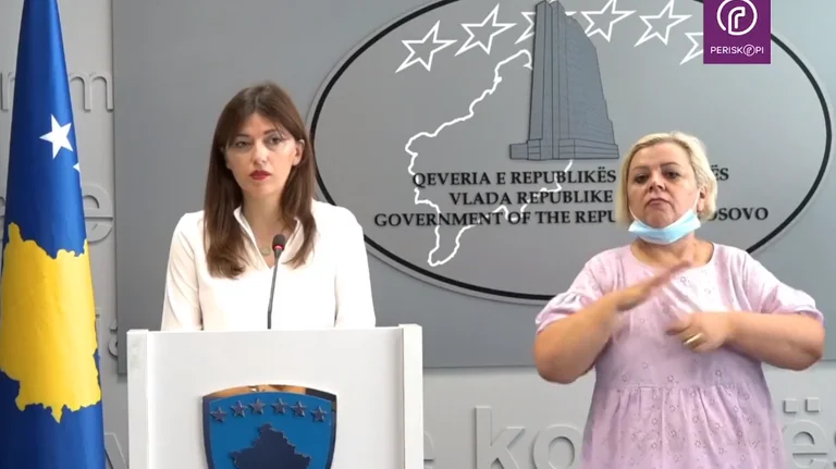 Ministrja Haxhiu thotë se ende nuk kanë vendosur për skenarin se si do ta bëjnë vetting-un