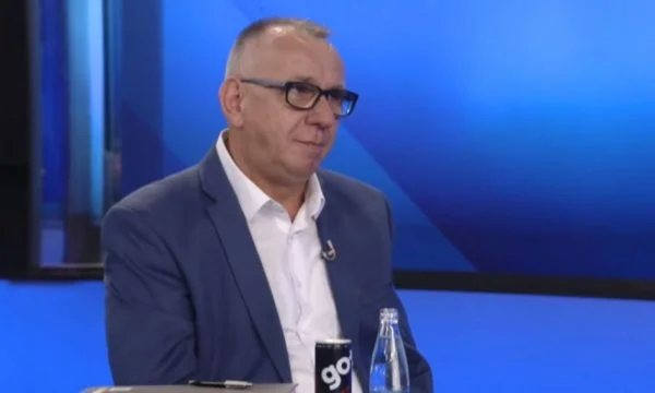 Hasani: Kadri Wessel aveva degli studenti, mi ha chiesto di partecipare alla Conferenza di Rambouillet.