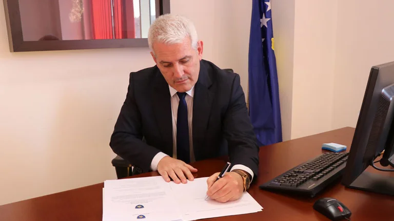 Xhelal Sveçla dhe 12 ish-aktivistë të VV-së ftohen në gjykatë si të akuzuar