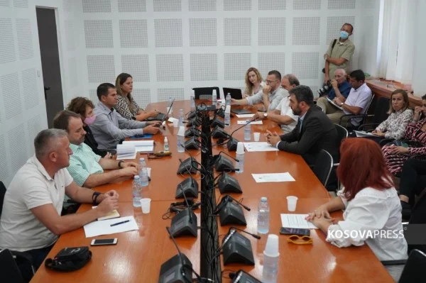 Dështon komisioni ku do të raportonin anëtarët e KSHC-së