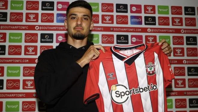 ZYRTARE: Armando Broja te Southampton