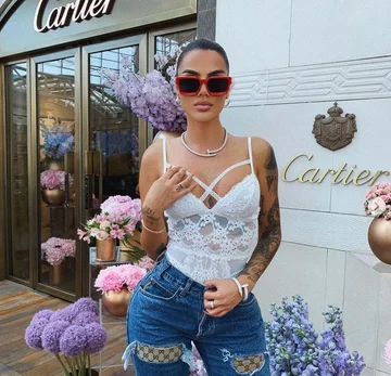 Le Daily Mail écrit sur le bracelet 340 mille euros de Morena Taraku (FOTO)