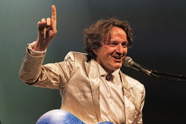Gruaja nga Korça për Bregoviqin: Le të bëhen debate, ne edhe më parë dëgjonim Zdravkon, Korça është e kulturës