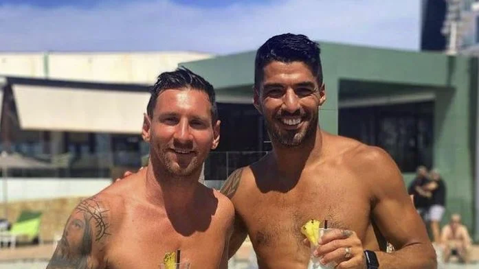 Messi nuk ka udhëtuar fare për Paris, po qëndron në shtëpinë e tij me Luis Suarez