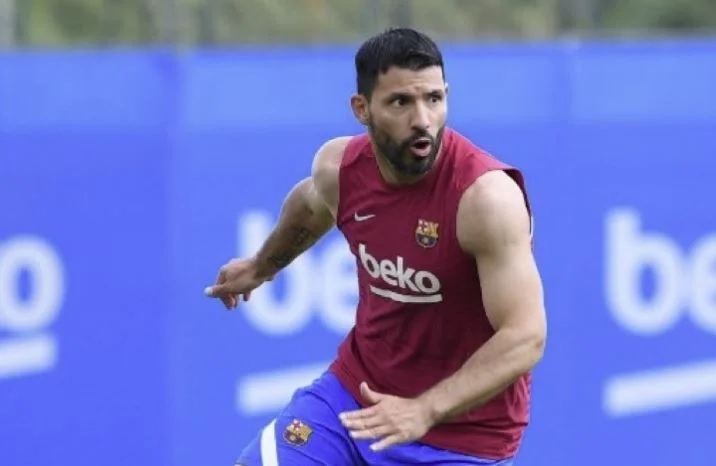 Zyrtare: Aguero mungon 10 javë