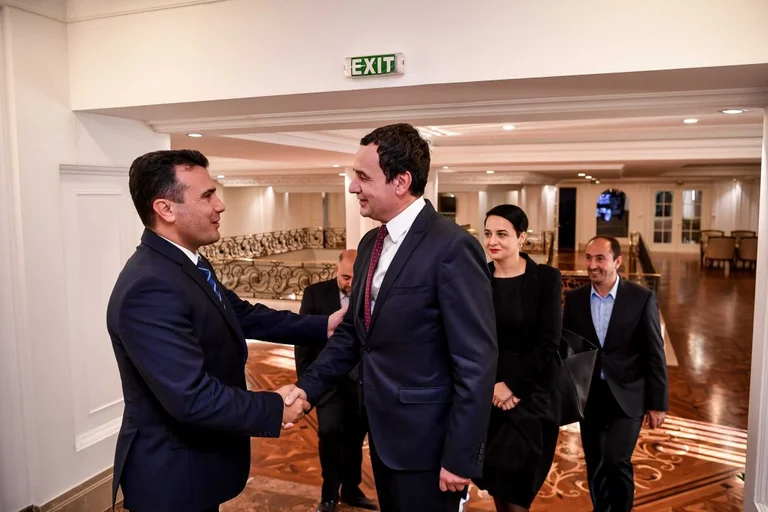 “Tre kombe bëjnë më shumë se një komb”, Zaev mesazh Kurtit rreth çështjes së “Ballkanit të Hapur”